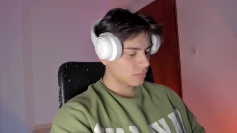 Snapshot of gio_russo chatting on 01/13/26, 02:11 GioRusso online show from 01/13/26, 02:11