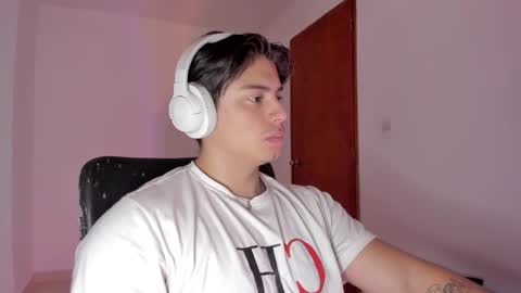 Snapshot of gio_russo chatting on 02/16/26, 05:09 GioRusso online show from 02/16/26, 05:09