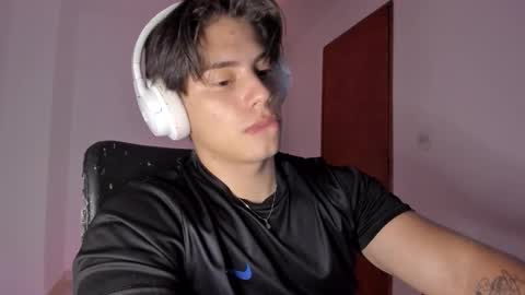 Snapshot of gio_russo chatting on 02/24/26, 12:52 GioRusso online show from 02/24/26, 12:52