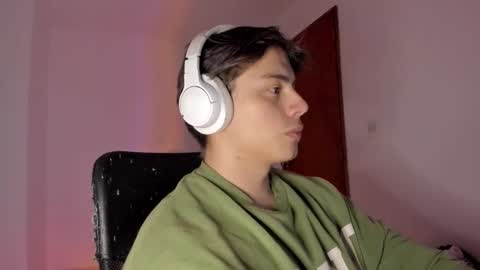 Snapshot of gio_russo chatting on 02/25/26, 04:44 GioRusso online show from 02/25/26, 04:44