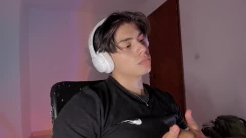 Snapshot of gio_russo chatting on 02/25/26, 09:24 GioRusso online show from 02/25/26, 09:24