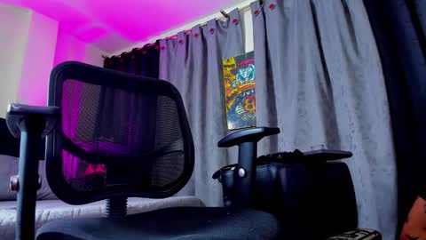 GIOMAR REYES online show from 02/15/26, 07:51