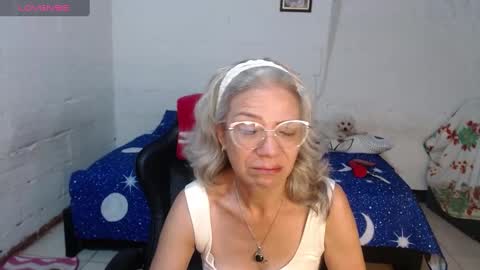 Snapshot of giorgia_xue53 chatting on 12/08/24, 10:19 Mary online show from 12/08/24, 10:19