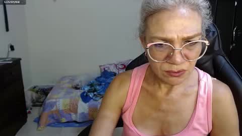 Snapshot of giorgia_xue53 chatting on 02/02/25, 02:59 Mary online show from 02/02/25, 02:59