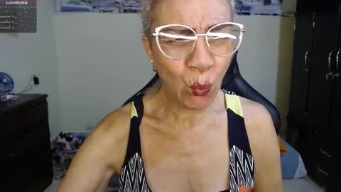 Snapshot of giorgia_xue53 chatting on 02/12/25, 11:20 Mary online show from 02/12/25, 11:20