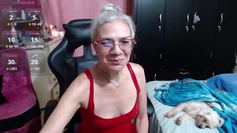 Snapshot of giorgia_xue53 chatting on 11/13/25, 03:05 Mary online show from 11/13/25, 03:05