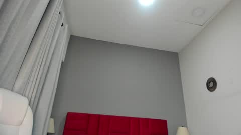 Snapshot of giovanna_oliveira chatting on 05/16/26, 05:37 Giovanna online show from 05/16/26, 05:37