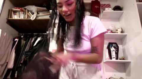 giovanna_oliveria online show from 12/18/25, 01:44