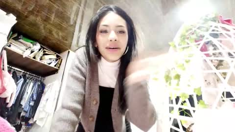 giovanna_oliveria online show from 02/15/26, 12:29