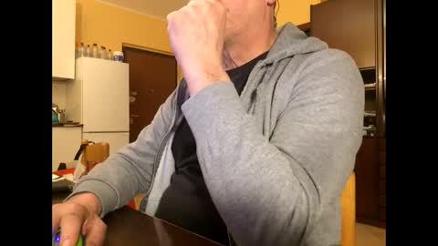 giovanni_1964 online show from 12/22/24, 04:17