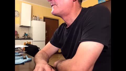 giovanni_1964 online show from 04/29/26, 05:41