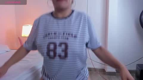 Snapshot of gipsela_gomez chatting on 01/29/25, 07:43 G I S E P L A online show from 01/29/25, 07:43