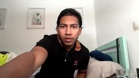 giraldosan320 online show from 10/30/25, 02:29