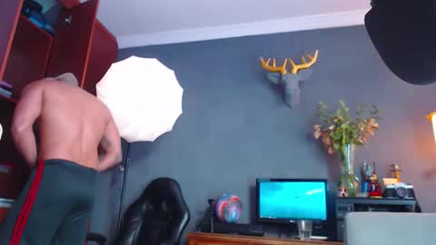 piggy boy online show from 10/24/25, 03:41