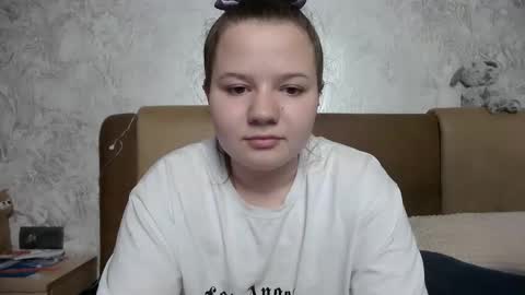 Snapshot of girl_cute07 chatting on 05/16/26, 07:56 girl_cute07 online show from 05/16/26, 07:56