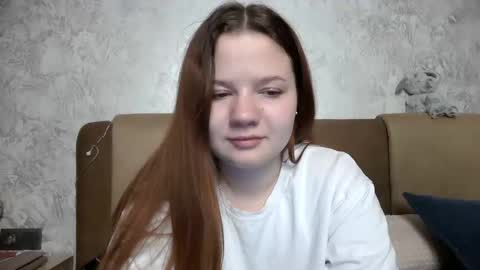 Snapshot of girl_cute07 chatting on 05/17/26, 06:48 girl_cute07 online show from 05/17/26, 06:48
