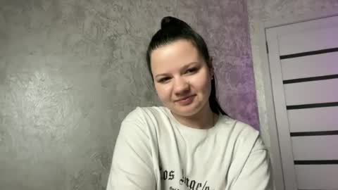 Snapshot of girl_cute07 chatting on 06/13/26, 09:02 girl_cute07 online show from 06/13/26, 09:02