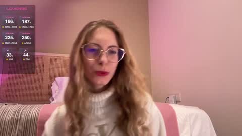 Snapshot of girl_i_am chatting on 12/25/24, 08:17 Nikki online show from 12/25/24, 08:17