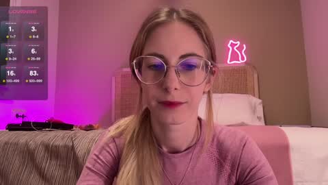Snapshot of girl_i_am chatting on 12/28/24, 05:35 Nikki online show from 12/28/24, 05:35