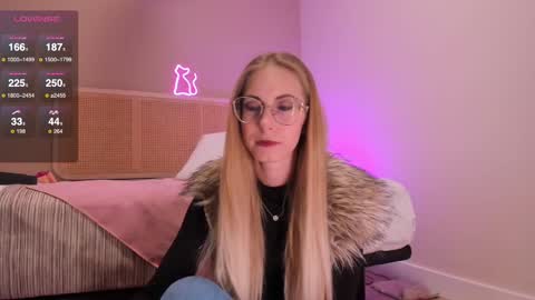 Snapshot of girl_i_am chatting on 02/27/25, 04:10 Nikki online show from 02/27/25, 04:10