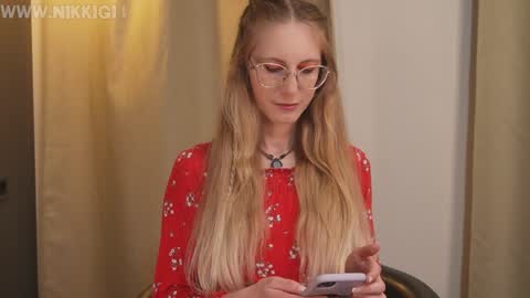 Snapshot of girl_i_am chatting on 09/10/25, 07:14 Nikki online show from 09/10/25, 07:14