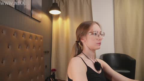 Snapshot of girl_i_am chatting on 09/12/25, 11:10 Nikki online show from 09/12/25, 11:10