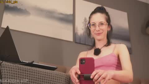 Snapshot of girl_i_am chatting on 05/03/26, 03:18 Nikki online show from 05/03/26, 03:18