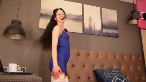 Snapshot of girl_i_am chatting on 05/30/26, 02:47 Nikki online show from 05/30/26, 02:47
