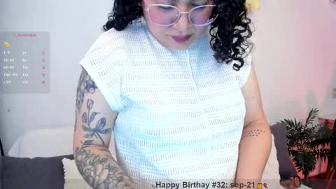girl_inline online show from 09/19/25, 12:23