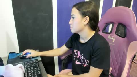 Snapshot of girl_princess18 chatting on 02/25/26, 09:13 girl_princess18 online show from 02/25/26, 09:13