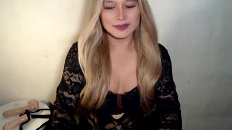 Snapshot of girl_seductionxoxo chatting on 07/27/26, 03:02 Nica online show from 07/27/26, 03:02