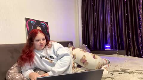 girl_shy07 online show from 04/22/26, 11:06