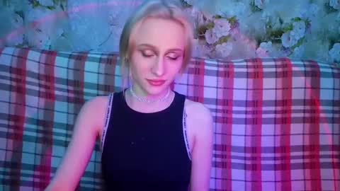 Snapshot of girlfriend_night chatting on 03/06/25, 02:09 Seniya online show from 03/06/25, 02:09