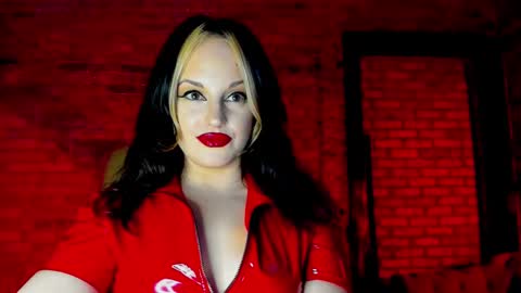 Snapshot of girlnamedcheese chatting on 03/05/25, 11:27 Cheese online show from 03/05/25, 11:27