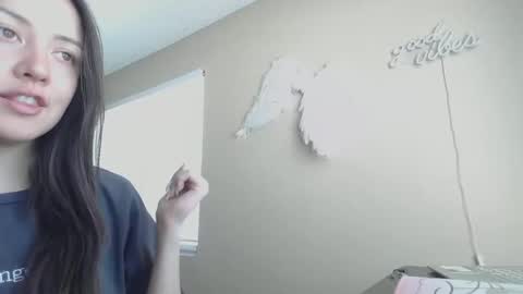 Jasmine online show from 04/21/26, 07:06