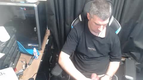 bob online show from 10/25/25, 02:08