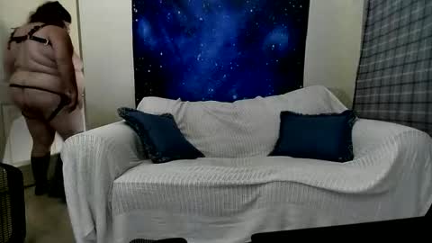 Girth online show from 09/23/25, 05:43