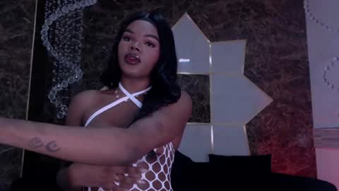 gisela_valencia online show from 06/19/26, 02:43