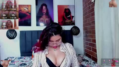 Snapshot of gisele_cedield chatting on 11/23/25, 03:06 Kylie online show from 11/23/25, 03:06