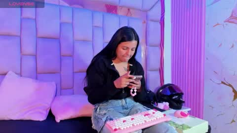 Snapshot of gisell_squirt chatting on 06/04/26, 01:06 gisell_squirt online show from 06/04/26, 01:06