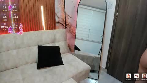 Snapshot of giselle_laurens_ chatting on 02/15/26, 09:00 Giselle online show from 02/15/26, 09:00