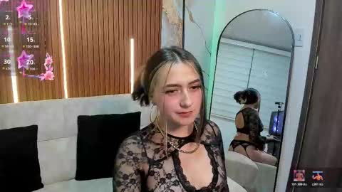 Snapshot of giselle_laurens_ chatting on 02/16/26, 10:06 Giselle online show from 02/16/26, 10:06