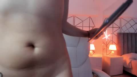 Snapshot of giselle_roldan chatting on 02/26/25, 06:11 GISELLE ROLDAN online show from 02/26/25, 06:11