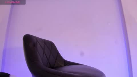 gisellecarteer__ online show from 10/30/25, 08:53