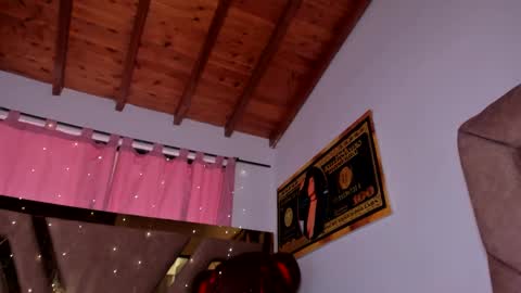 . Gisel Reyes . online show from 12/21/24, 06:23