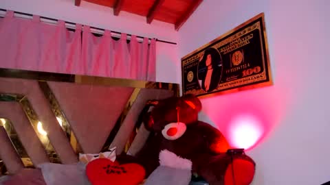 . Gisel Reyes . online show from 01/09/25, 02:01