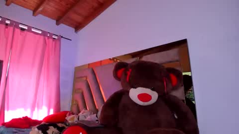 . Gisel Reyes . online show from 02/16/25, 09:16