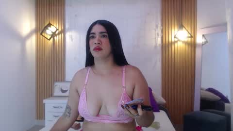 Snapshot of giselslut chatting on 05/26/26, 02:29 giselslut online show from 05/26/26, 02:29