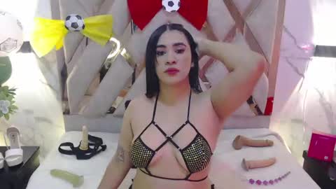 Snapshot of giselslut chatting on 06/21/26, 04:31 giselslut online show from 06/21/26, 04:31