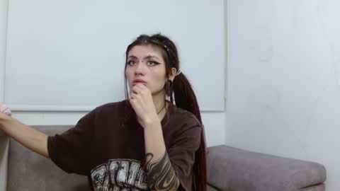 Snapshot of giulietta_mon chatting on 06/22/26, 03:47 Giulietta online show from 06/22/26, 03:47